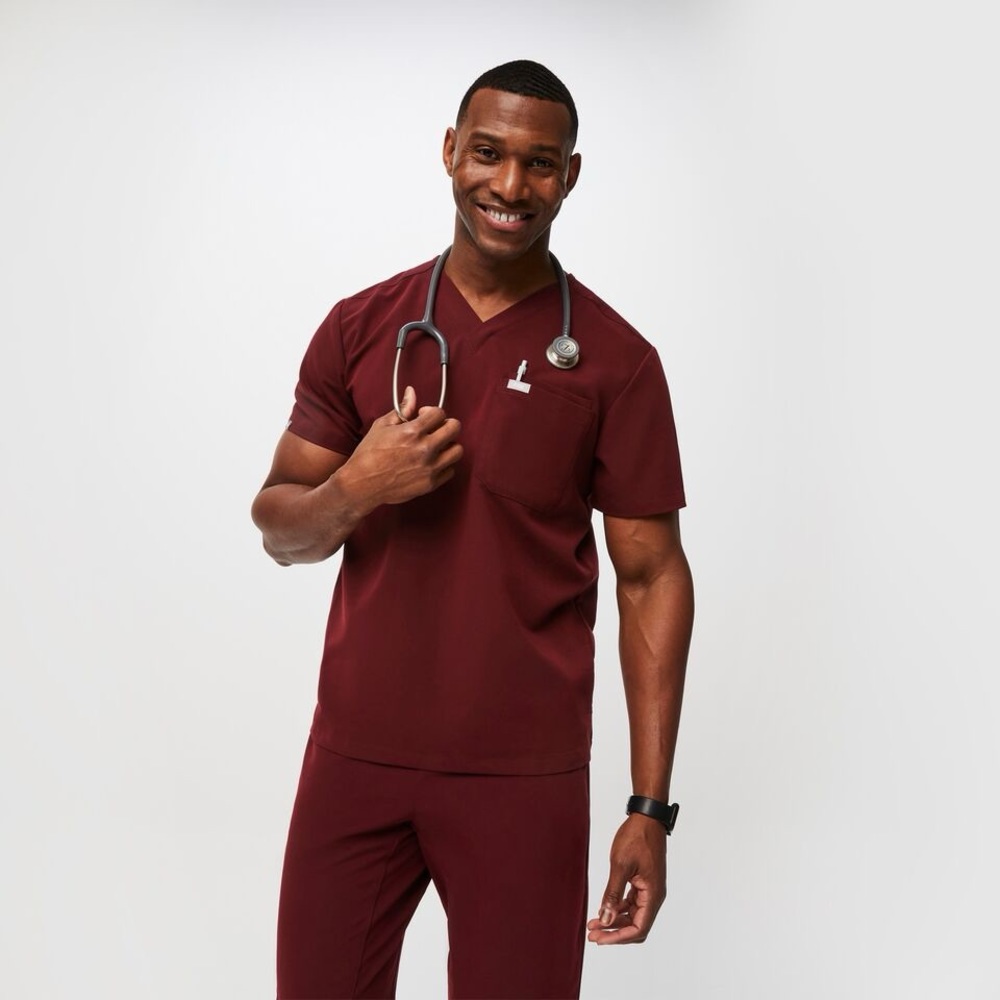 Figs Men’s Burgandy Scrub set